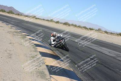 media/Dec-01-2025-Moto Forza (Mon) [[2daa91e15f]]/2-Intermediate Group/Session 4 (Turn 10 Inside)/